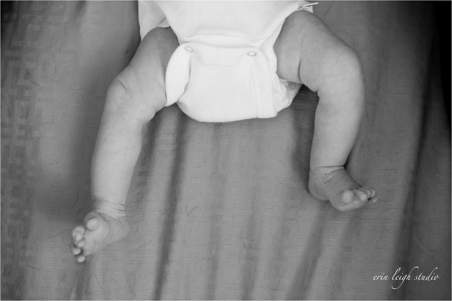 baby feet newborn photos kansas city