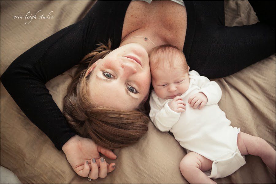mom and baby newborn photography kansas city