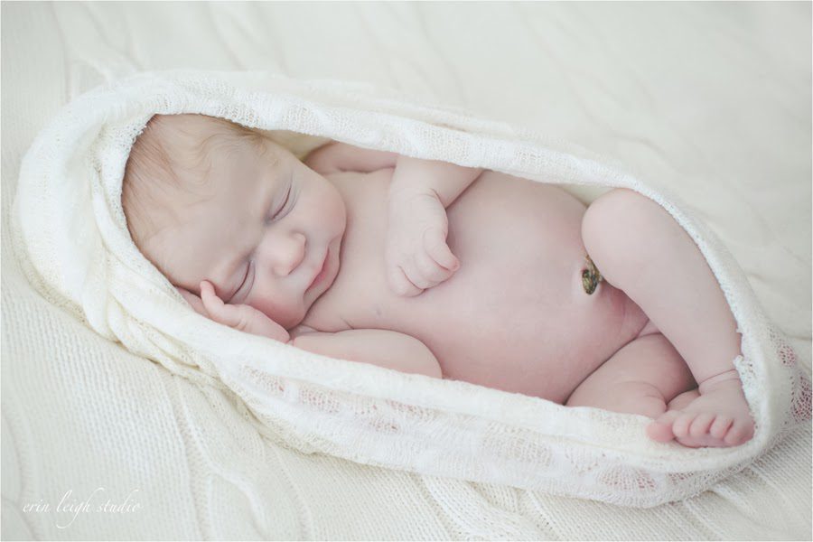 posed newborn photography olathe, ks