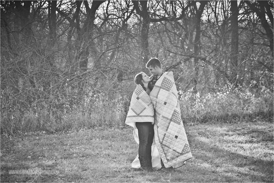 fall engagement photos at shawnee mission park