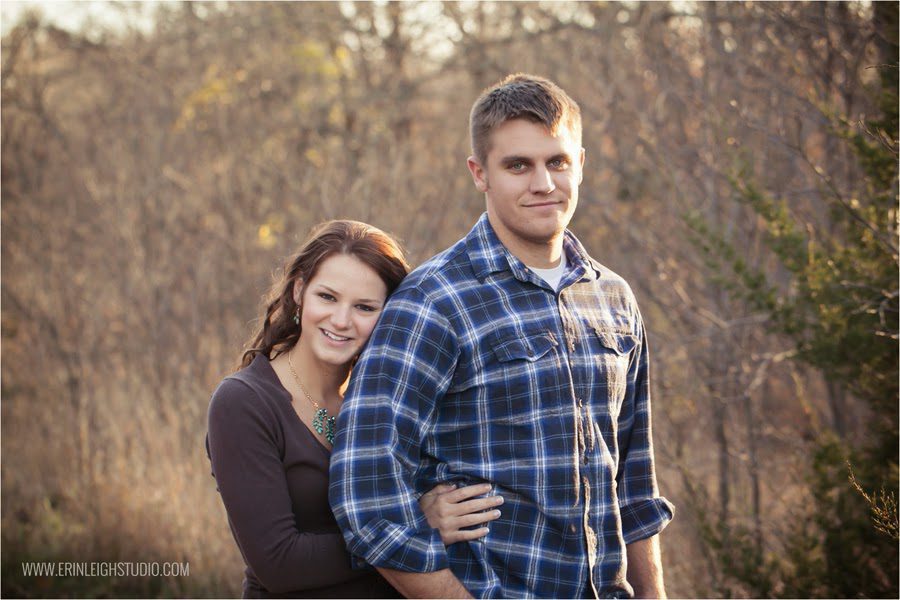 fall engagement photos at shawnee mission park