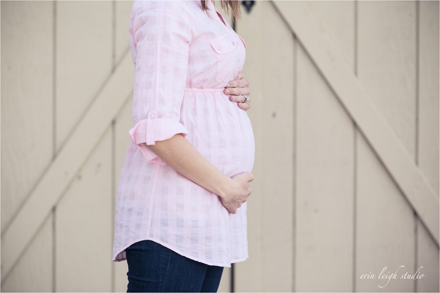 Olathe-Newborn-Photographer-Chalkboard-Pregnancy-Announcement