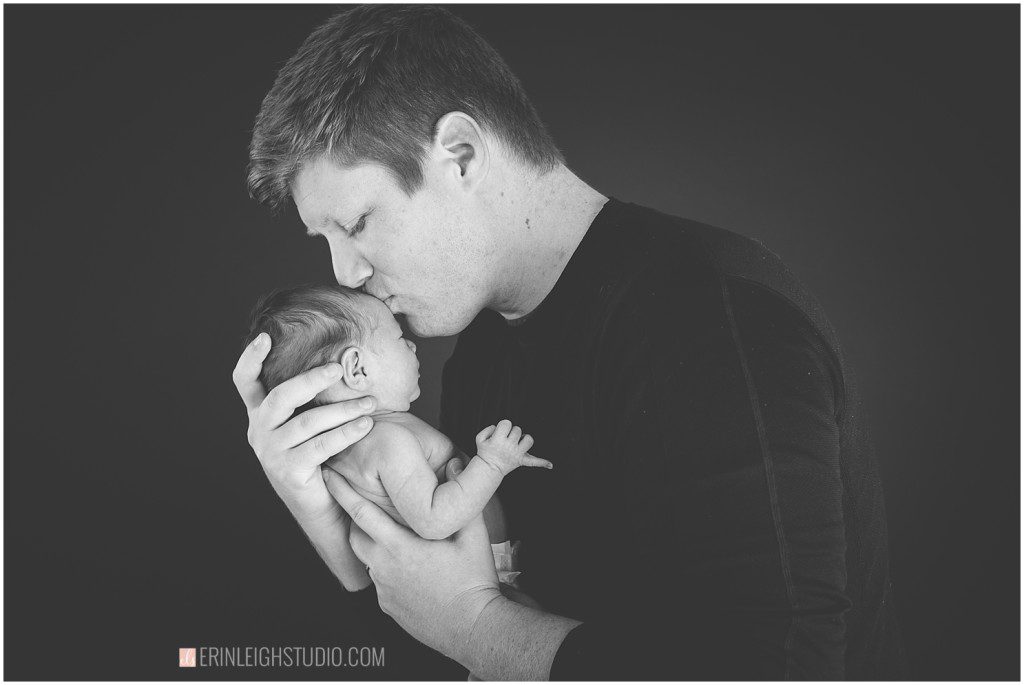 daddy and baby newborn photography