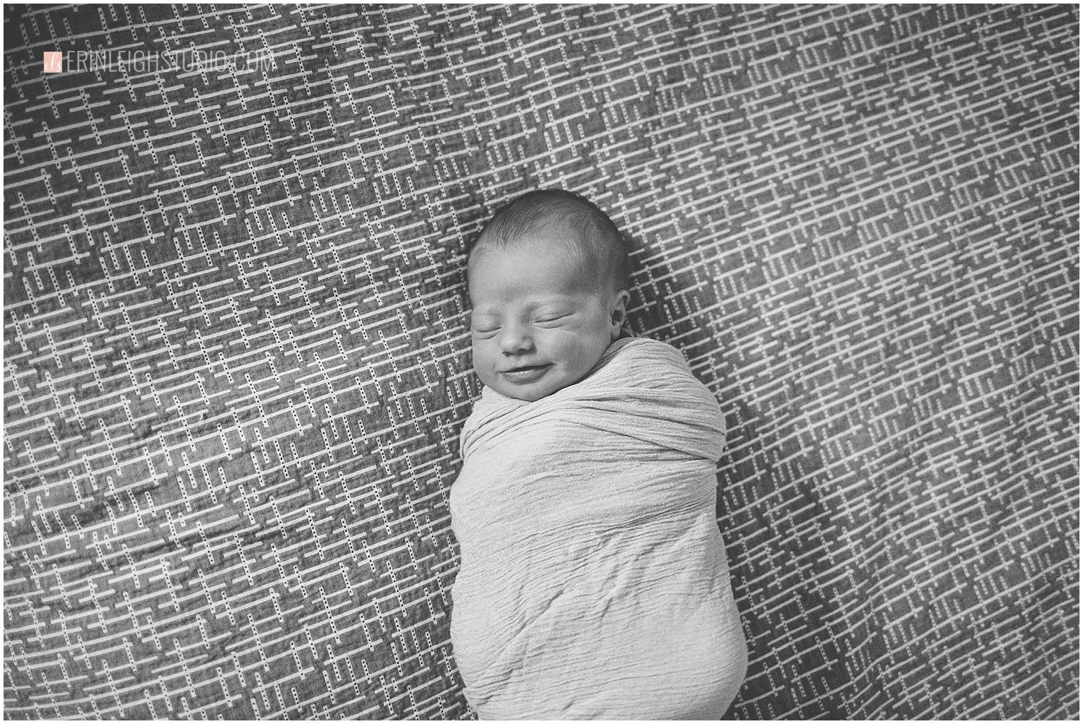 Best Overland Park Lifestyle Newborn Photographer
